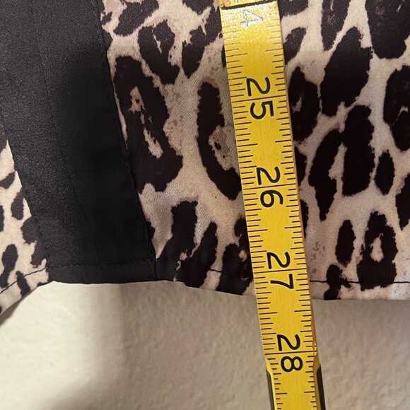 Chicos Leopard Print Cold Shoulder Top Size 3 (US 16/18 XL) Lightweight Stylish - Picture 12 of 12